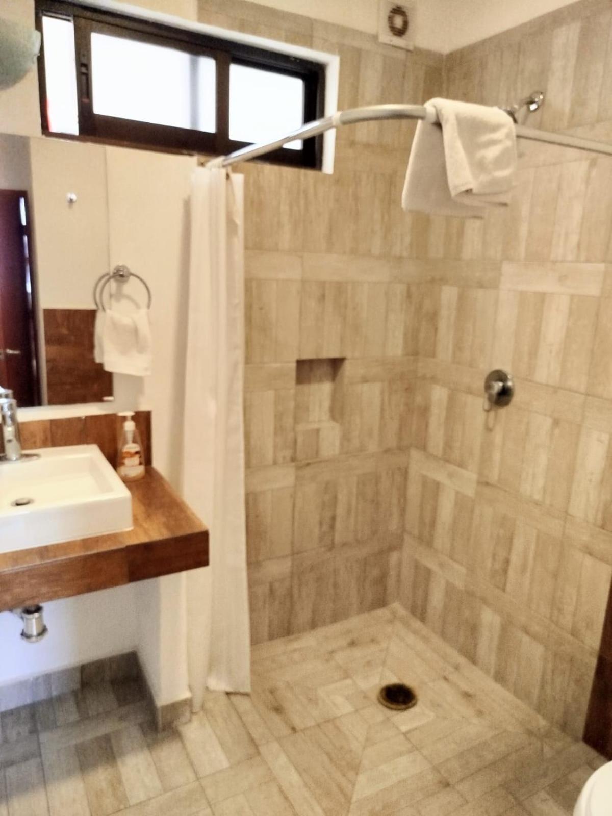 Casa Republik Hotel Леон Екстериор снимка